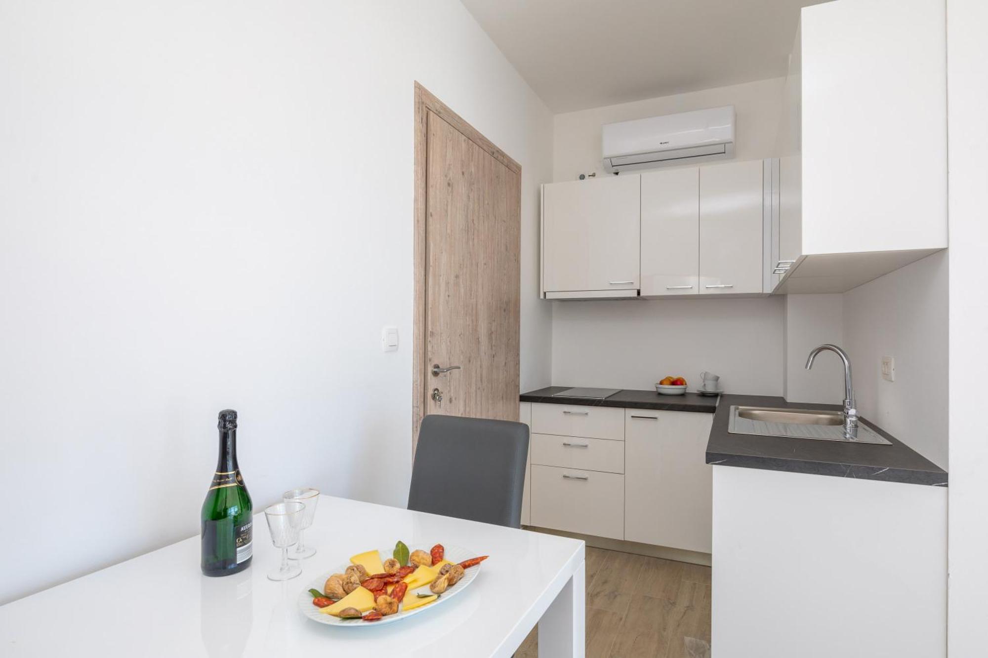 Blue Wonder Apartments Dugi Rat Habitación foto