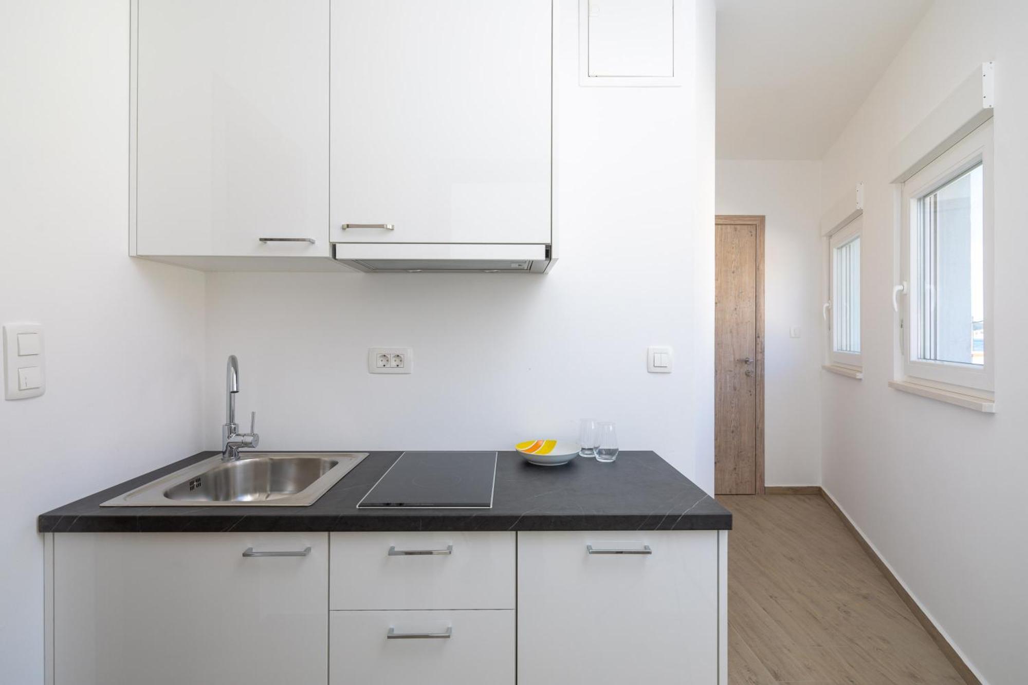 Blue Wonder Apartments Dugi Rat Exterior foto